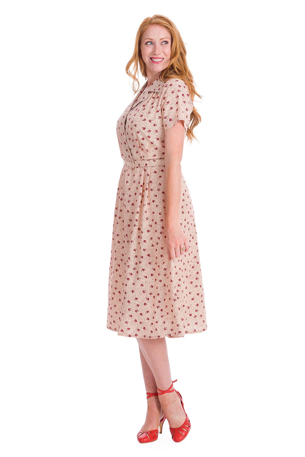 Banned Retro 40s Lady Pearl Swing Cream Floral Dress